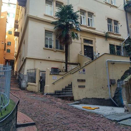 Casa Maura - 2 Passi Nella Storia Apartment Genoa Luaran gambar
