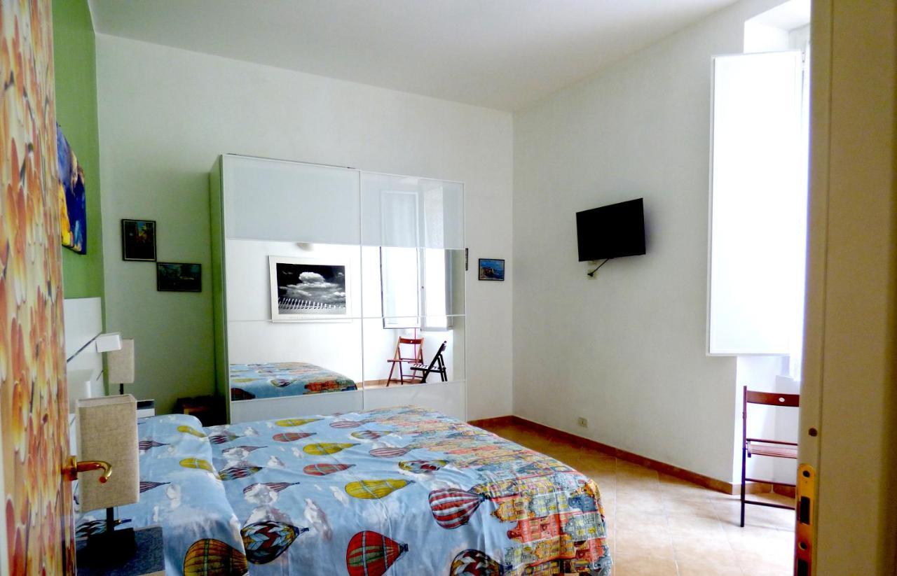 Casa Maura - 2 Passi Nella Storia Apartment Genoa Luaran gambar