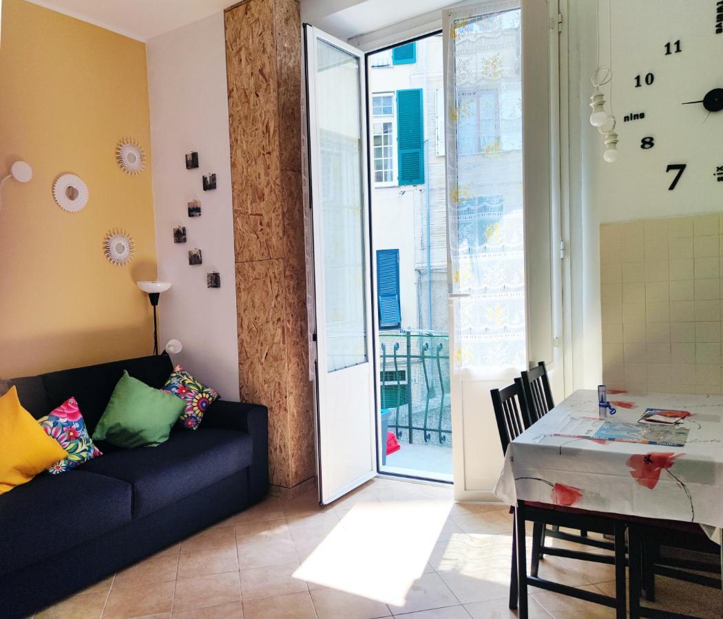 Casa Maura - 2 Passi Nella Storia Apartment Genoa Luaran gambar