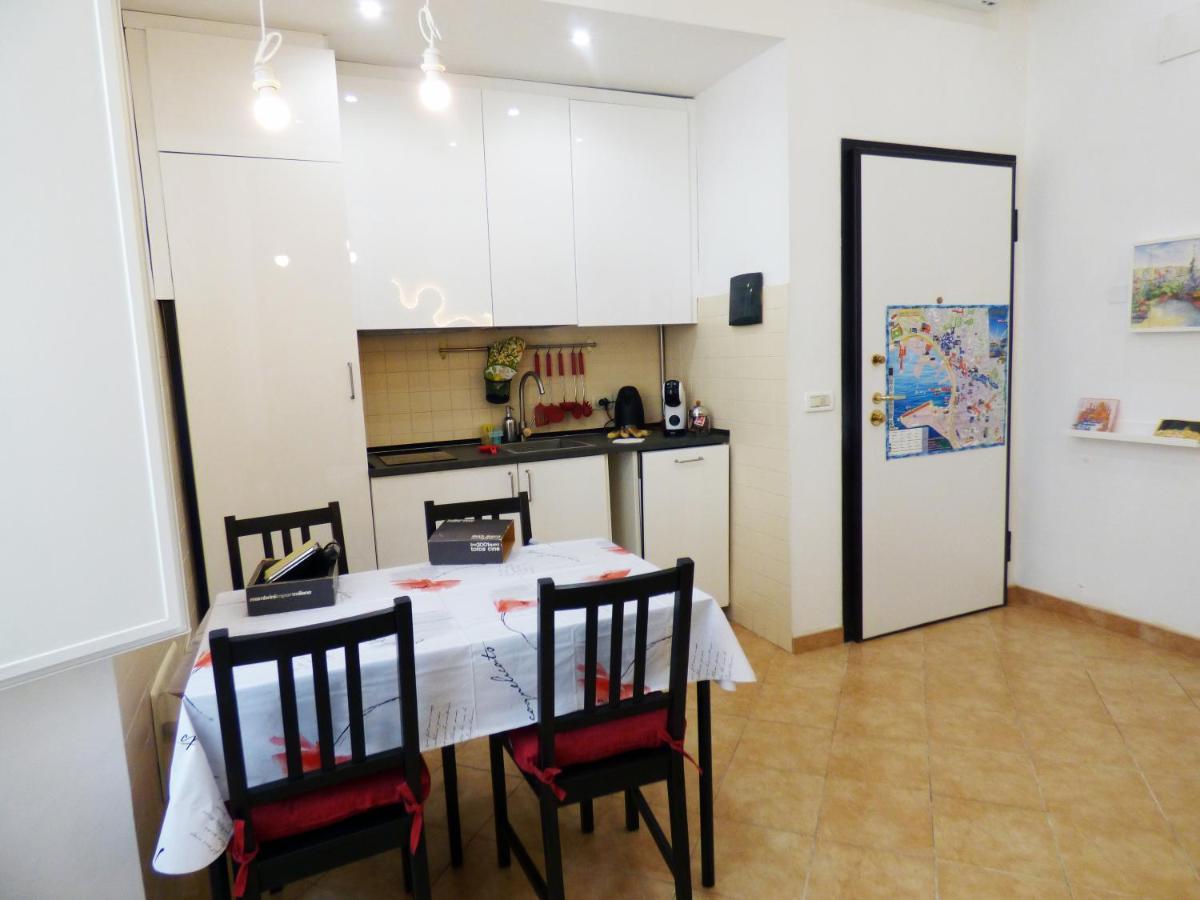 Casa Maura - 2 Passi Nella Storia Apartment Genoa Luaran gambar